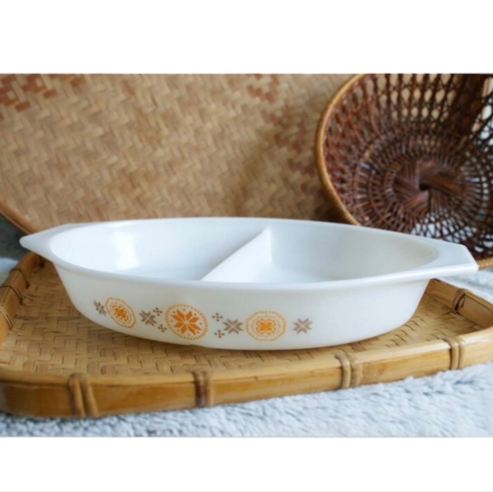 Pyrex Town and Country Promotional  Vintage 1960 Divided Casserole Dish 1 1/2 Qt